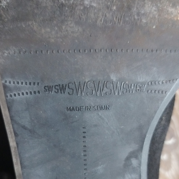 Black Heeled Ankle Boots with Chelsea Design - Picture 2 of 5